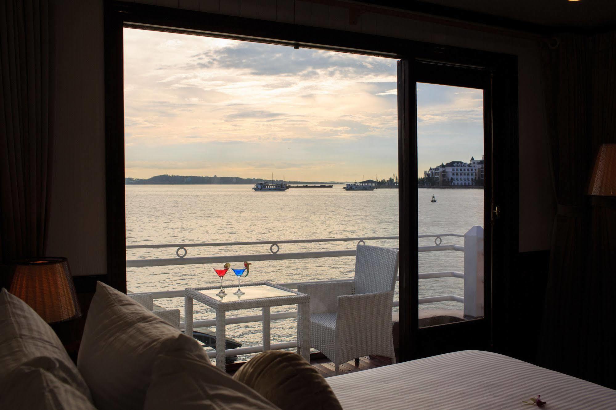 Hotel Halong Sapphire Cruises Ha Long Zewnętrze zdjęcie